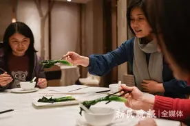 家中就餐使用公筷公勺 切断疾病传播途径图片