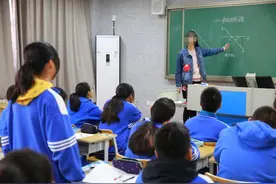 老师花式阅卷引发争议：网友：要有一颗激励孩子前进的善心图片