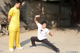 父子都是武林高手，老爸带2千徒弟，儿子4岁习武，如今考上名校图片
