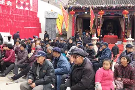 甘肃天水新阳裴家峡庙会，航拍农村冬天庙会真是壮观视频封面