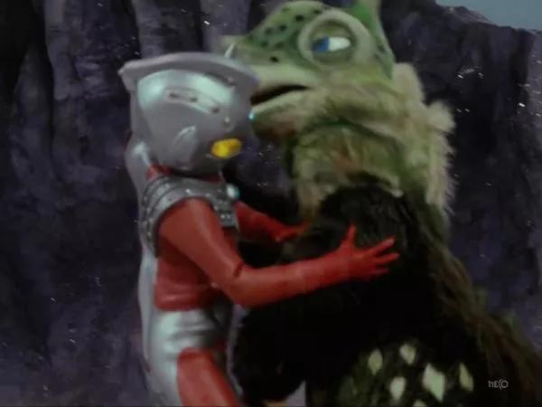 泰罗奥特曼技能大全（外挂道具武器）