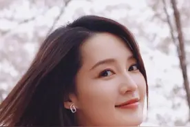 “你在你的世界里星光闪闪，我在我的世界里熠熠生辉”图片