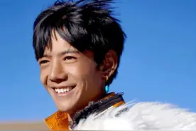 从说不好普通话到登上联合国演讲台，丁真的表现，比你想得更优秀图片