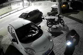 “漂移入弯”撞车后，他选择弃车逃跑，被判全责图片