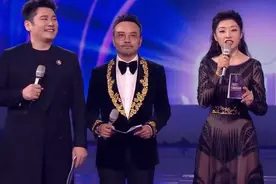 芒果晚会主持状况多：汪涵抢话翻车被嘲，周涛表情尴尬差点冷场图片