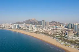来青岛旅游，强烈向你推荐“富人区”，这里高楼林立，景色宜人图片