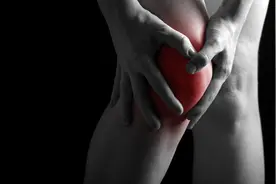 为何女性膝关节更倾向于损伤，特别是更年期后女性！如何缓解改善图片