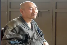 难得的修行人：不贪世俗之物，每天只吃一顿饭，苦行3000公里图片