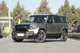 路虎卫士终于复活！全面升级后强到没有对手？竟让男人们都欲罢不能图片