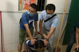 一棍下去的威力有多大？两个家庭破碎、三代同堂梦碎…… ​图片