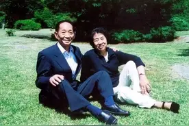袁隆平和邓哲的模范爱情，相恋一个月闪婚，为培育水稻分离20年图片