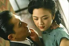 重读《色•戒》才明白，张爱玲对胡兰成如此情深，可惜对方不懂图片