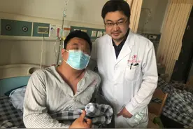 跨越大半个中国寻医 微创治疗脚踝当晚即可下地行走图片