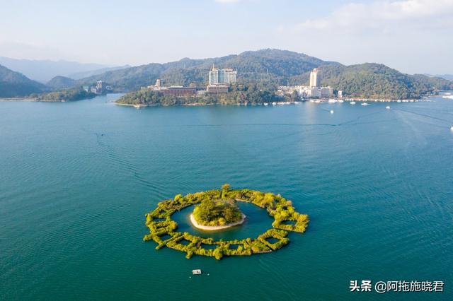 日月潭，台湾最大的天然淡水湖，每个人小学课本都读过的