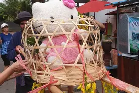 泰国奇葩习俗 | 泰国究竟有多热？HelloKitty都来帮忙求雨了图片