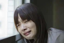 我21岁时父母生了二胎，他们离世，我拒绝养弟弟被亲戚打骂威胁图片