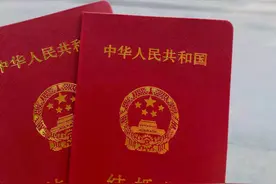 网游狠人：男玩家被仇杀后混入对方帮会，花六个月撬走仇人老婆图片