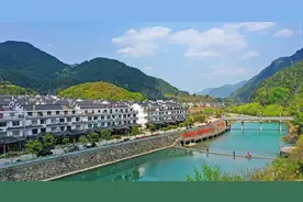 解读《乡村振兴促进法》：不得滥用“村庄撤并”强制农民搬迁图片