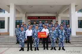 三沙市“八一”拥军慰问团走访慰问驻市部队图片