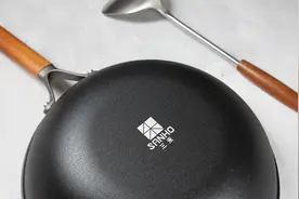 这锅我背了！趁着大促入手三禾窒氮轻铁锅图片