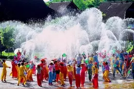 西双版纳旅游，别看“抢亲”好玩免费，“宰”你没商量图片