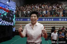 邓亚萍一生有多豪横？以身改变乒乓球规则，退役后身价高达50亿图片