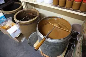 芝麻酱如何调稀，用水还是油？老厨子教你这样做，丝滑细腻味道香图片