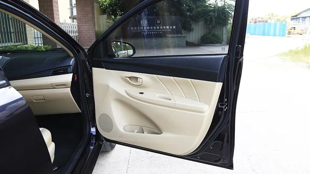 威驰FS试驾：空间超大超实用，省油省力低油耗！堪称家用车典范