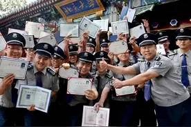 最强“扫地僧”！北大保安又火了图片