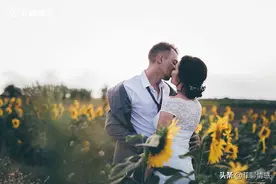 恋爱宝典：当她要求你“更浪漫”时，这才是她真正的意思图片