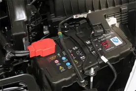 给汽车电瓶“搭电”注意事项，汽修工再说一次：接极顺序不能搞错图片