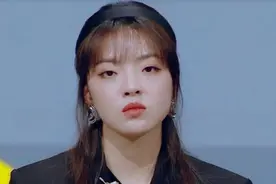 “华谊公主”回应颜值低，直言丑的是这个世界，曾嘲讽大众皆农民图片