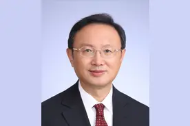 “儒雅君子”杨洁篪：不仅唱得一曲好评弹，而且练得一手好书法图片