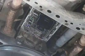 怪兽修车：整备“底盘残废”的雷克萨斯LX570，让车主见证奇迹图片