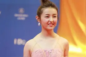 斜方肌发达的张子枫居然喜提直角肩？每天做这5个动作你也能有图片