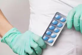 8岁女孩为续命，每年至少服用1000多颗伟哥！一旦停药就窒息图片