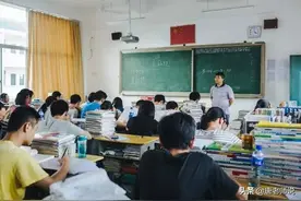 15年前，央视纪录片《高三》中的“差生”钟生明，现状如何？图片