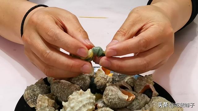 海螺尾是屎还是黄？哪些部位不能吃？老渔民告诉你答案，别再吃错