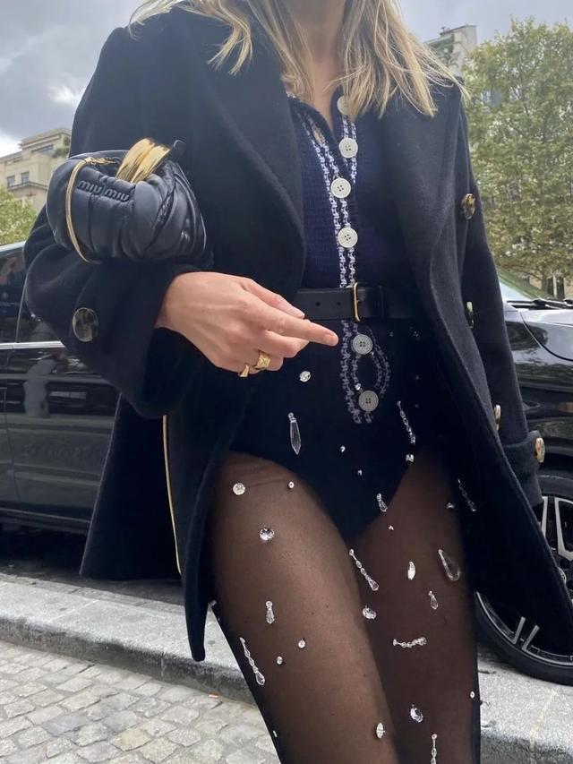 时尚圈的女孩不穿光腿神器穿什么？