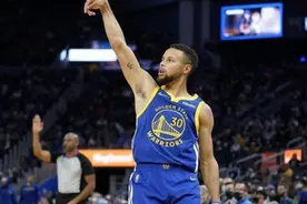 同样是投进3358个三分球，雷阿伦用了1471场，库里用了几场？图片