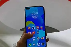 荣耀V20的替代品？麒麟990机型再次搅局千元市场，花粉：再等等图片