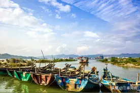 广东这片没有工业的“处女地”，碧海蓝天，礁石嶙峋，浪漫唯美图片