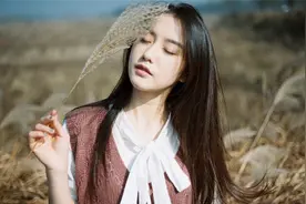 世界上头发最长的女人，45年从未剪过头发，网友：这谁顶得住啊图片