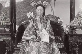 慈禧是汉人还是满人？直到孙殿英盗墓，脱了慈禧靴子才揭开图片