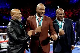 开战！54岁泰森vs刘易斯！时隔19年的复仇图片