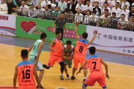 齐齐哈尔：庆祝建党百年中老年篮球邀请赛开赛图片
