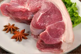 买猪肉时，挑前腿肉好还是后腿肉好？老屠夫：不会挑只能吃哑巴亏图片