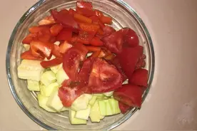 一碗面条，一碗菜卤做成家常“捞面条”，有滋有味吃起来图片