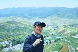 兰州马啣山脚下马坡分水岭休闲纳凉徒步行游图片