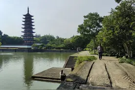 从斜塔公园到深坑秘境到方塔公园图片